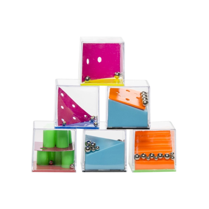 Mini cube 3D puzzle maze arcade game