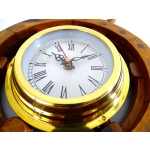 Морський годинник на кермі