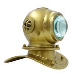 Mantel clock. Diver's helmet