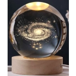 Kristallkugel auf Holzsockel LED Milky Way