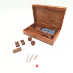 Klassisches Spiel in einer Holzbox - Retro Entertainment