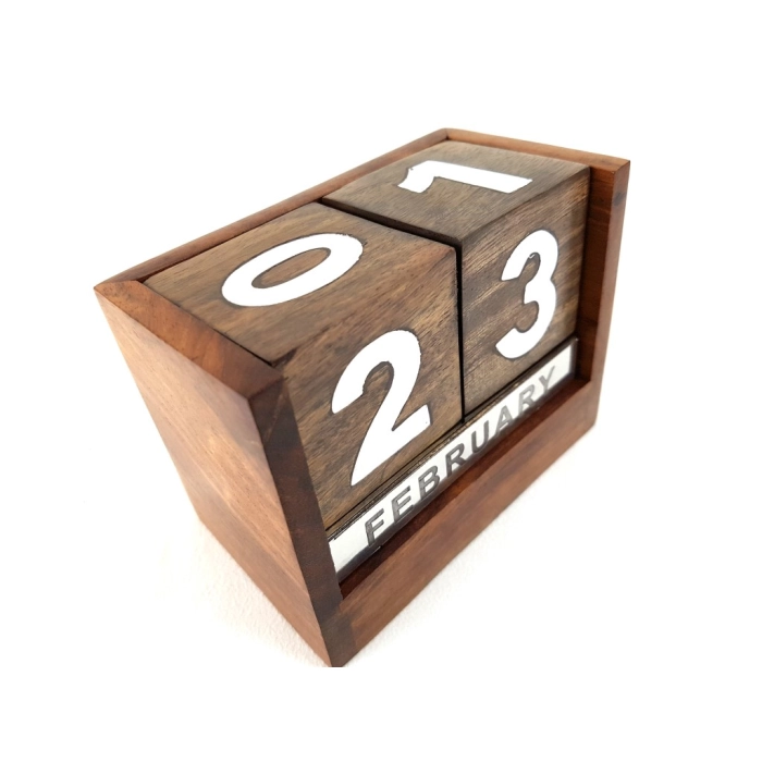 Ewiger Kalender aus indischem Palisanderholz mit Metallbeschriftung