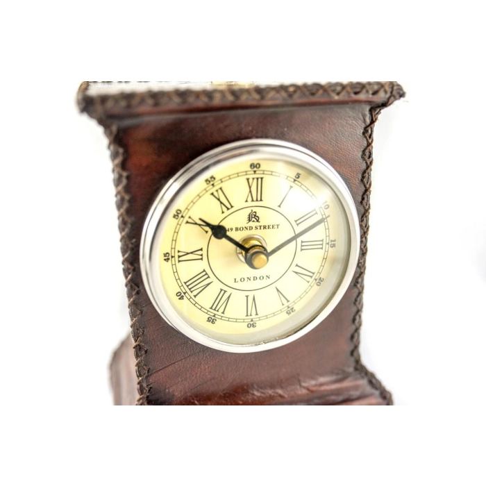 Exclusive clock trimmed with leather