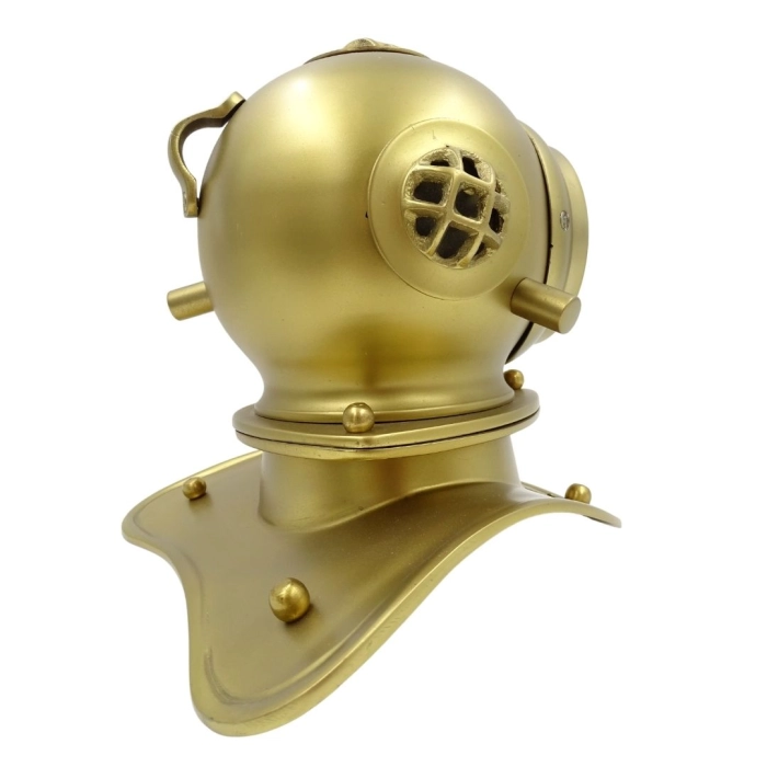Mantel clock. Diver's helmet