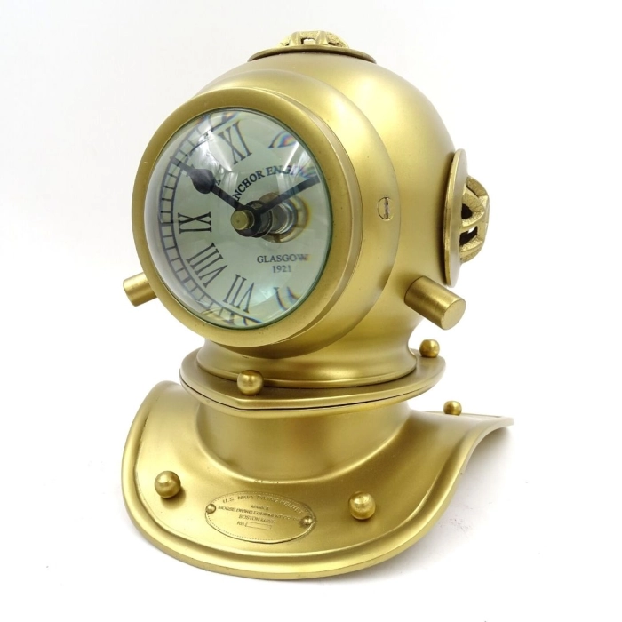 Mantel clock. Diver's helmet