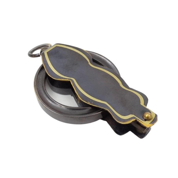 Travel magnifier in a leather case
