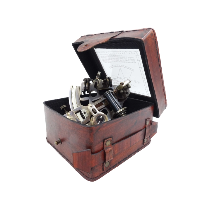 Sextant aus Messing in Lederbox