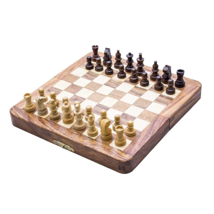 Magnetic wooden chess