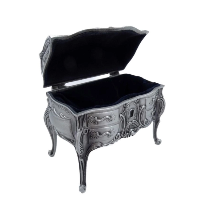 Silberne Metallschatulle
