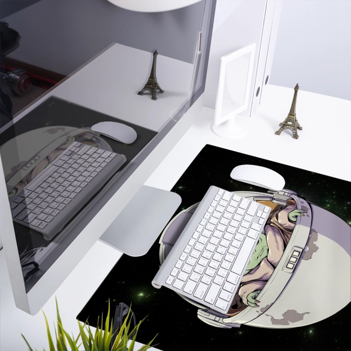 Star Wars Baby Yoda desk mat - 50x45 cm