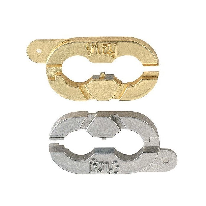 Ördöglakat Cast Keyring