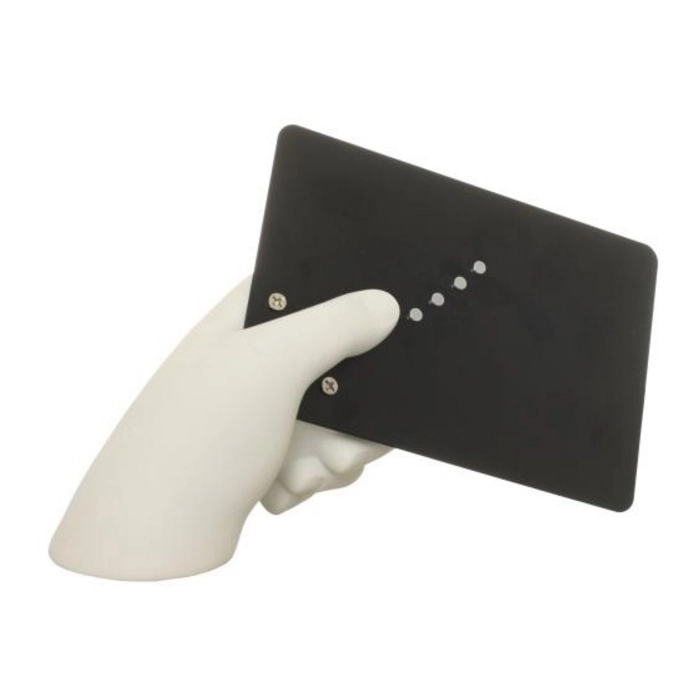 Eine helfende Hand mit Erinnerungsmagneten