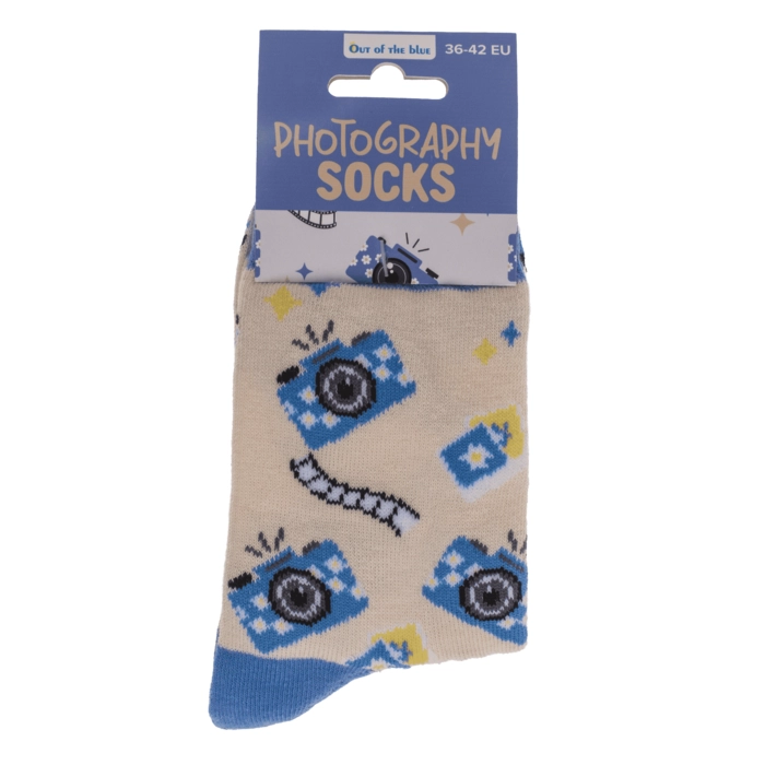 Meta Tagi - Tytuł: Skarpetki Photography 36–42 – prezent dla fotografa  Meta Tagi - Opis: Skarpetki Photography w rozmiarze 36–42 z motywem aparatu i filmu fotograficznego. Oryginalny gadżet i prezent dla miłośników fotografii.  Meta Tagi - Słowa kluczowe