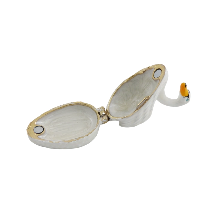 Luxury Small Casket in the Shape of a Swan - An Elegant Accessory for Every Occasion!