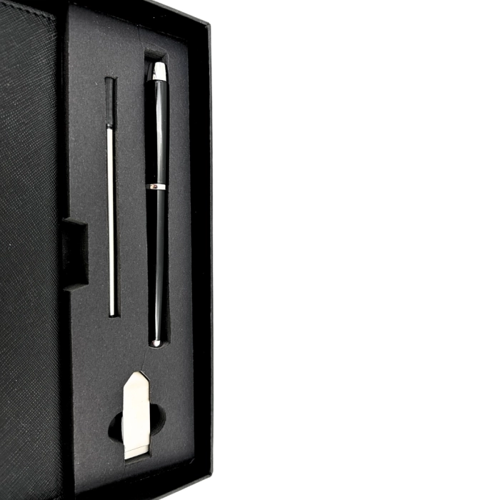 Elegancki Zestaw Prezentowy – Skórzany Notes z Długopisem